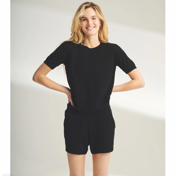 NAADAM Short Sleeve, Slightly Cropped Cashmere Sweater. - Picture 1 of 6